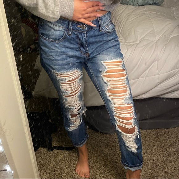 Fashion Nova boyfriend jeans - Picture 2 of 5